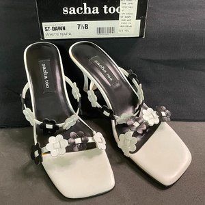 Sacha Too St-Dawn White Napa Sandals sz 7.5B  NIB Brand New in Box